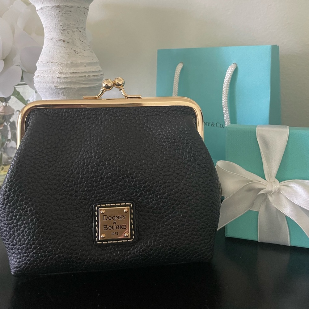 NEW Dooney & Bourke Handbag, Pebble Grain Large Framed Purse Clutch